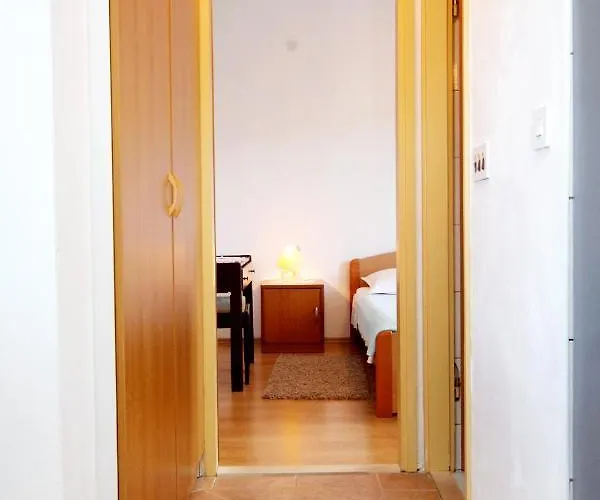 Appartement With A Parking Space Lumbarda, Korcula - 9298 *