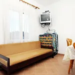 Apartment With A Parking Space Lumbarda, Korcula - 9298 Lumbarda