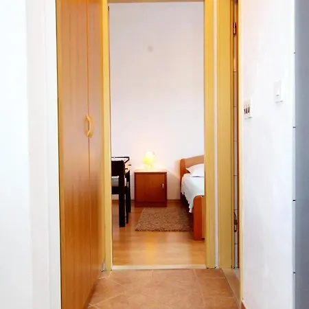 Apartamento With A Parking Space Lumbarda, Korcula - 9298 *